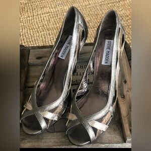 Steve Madden Metallic Strappy High Heel Size 6.5